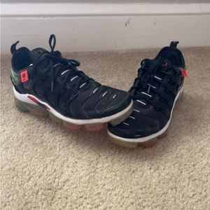 Vapor Max Plus Worldwide special edition